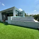 Séjour chez l'habitant Bauhaus Dream Deluxe *